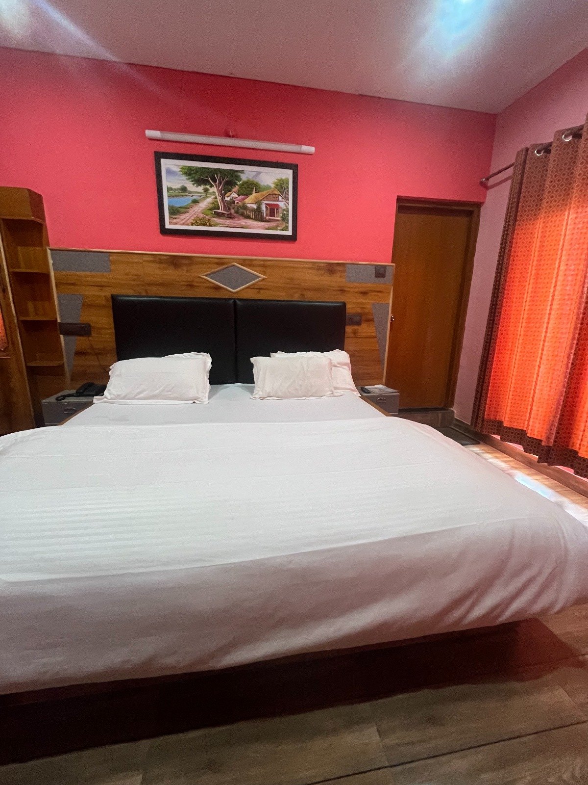 Standard Room - Main View